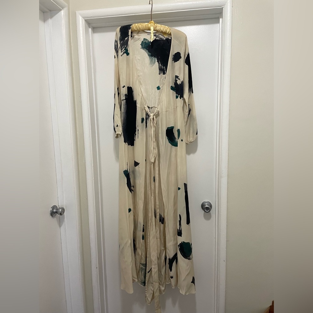 Kamperett Cream and Black Abstract Print Long Sleeve Dress